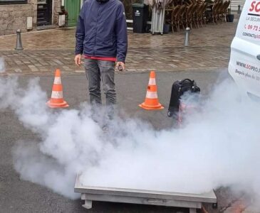 Formation à la manipulation d'extincteur.